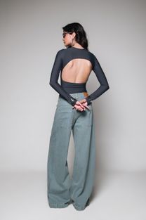Body Manga Longa Costas Abertas Cinza 