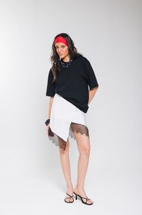 Saia Assimétrica de Cetim Com Renda Off White