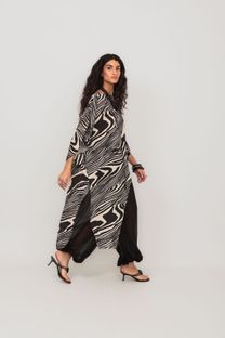 Blusa Assimétrica Estampada Siesta 