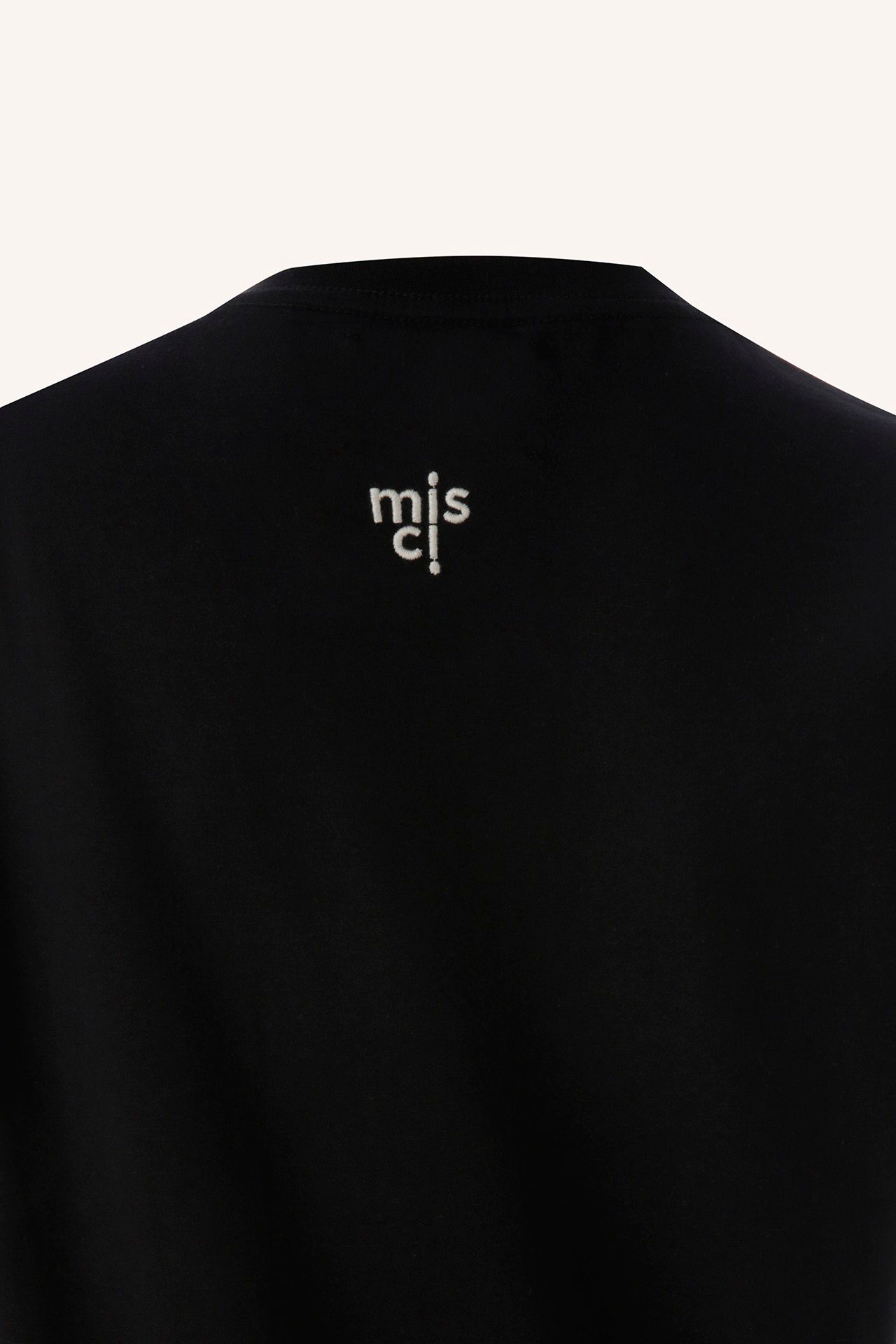 CAMISETA BRANDO PRETO | BLACK WHITE T-SHIRT