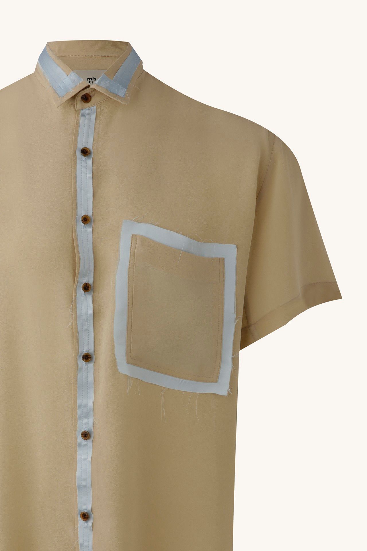 CAMISA MANGA CURTA PICADEIRO CREPE CHINE BEGE | BEIGE CREPE PICADEIRO SHORT SLEEVE SHIRT