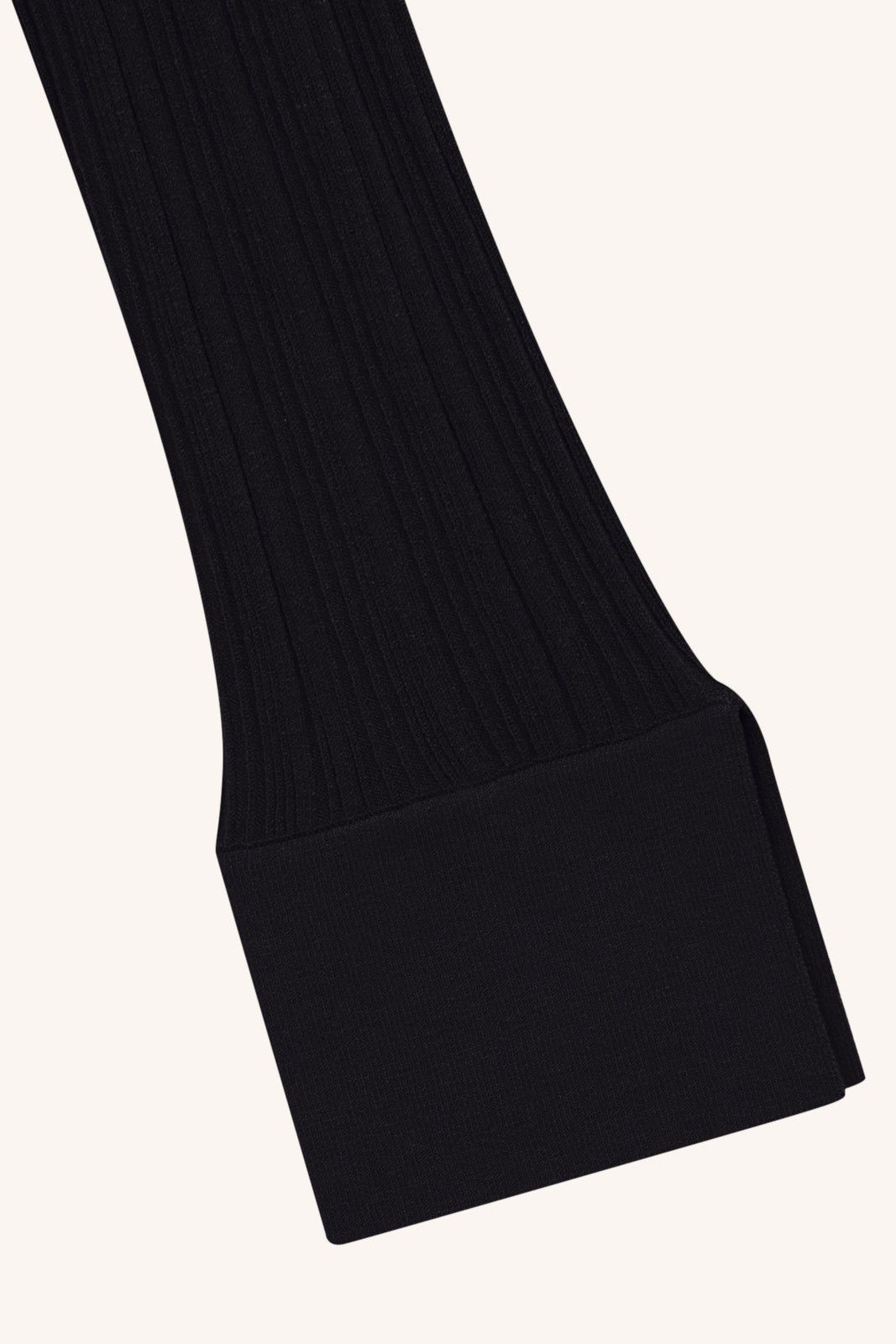 POLO MANGA LONGA ANA TRICOT PRETO | BLACK ANA KNIT LONG SLEEVE POLO SHIRT