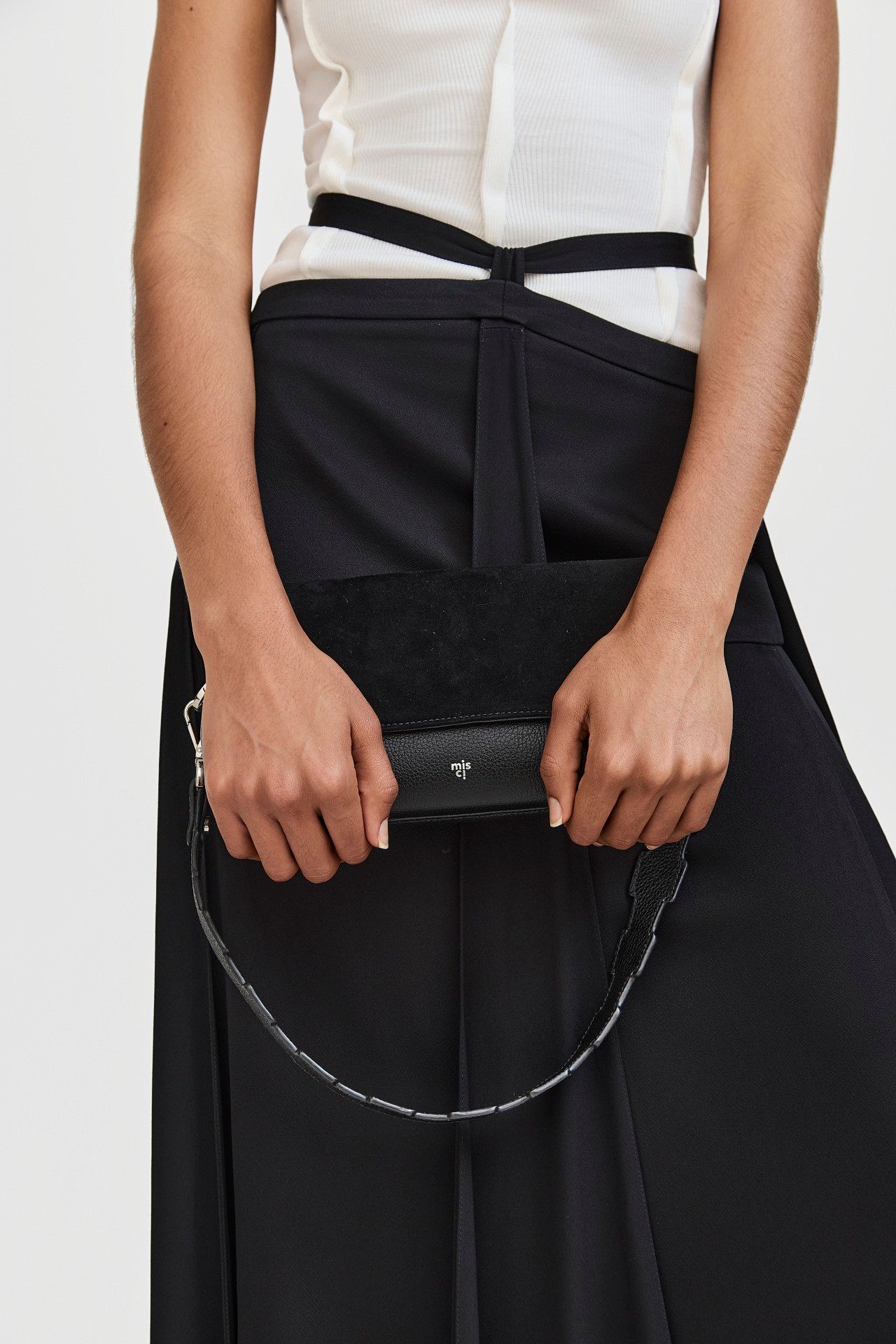SAIA ELISA CREPE PRETO | ELISA CREPE BLACK SKIRT