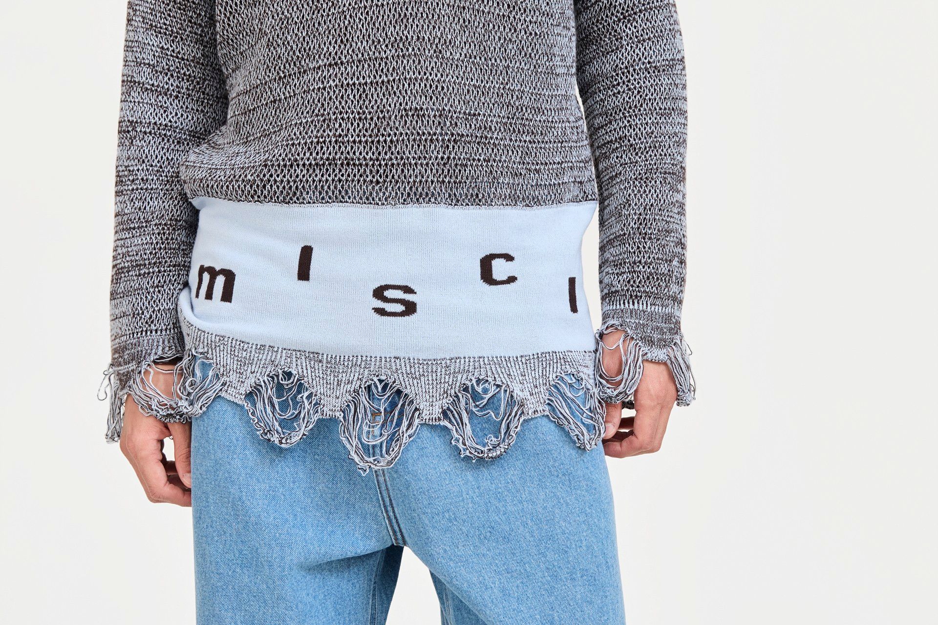 SUÉTER DÁRIO TRICOT AZUL | DARIO BLUE KNIT SWEATER