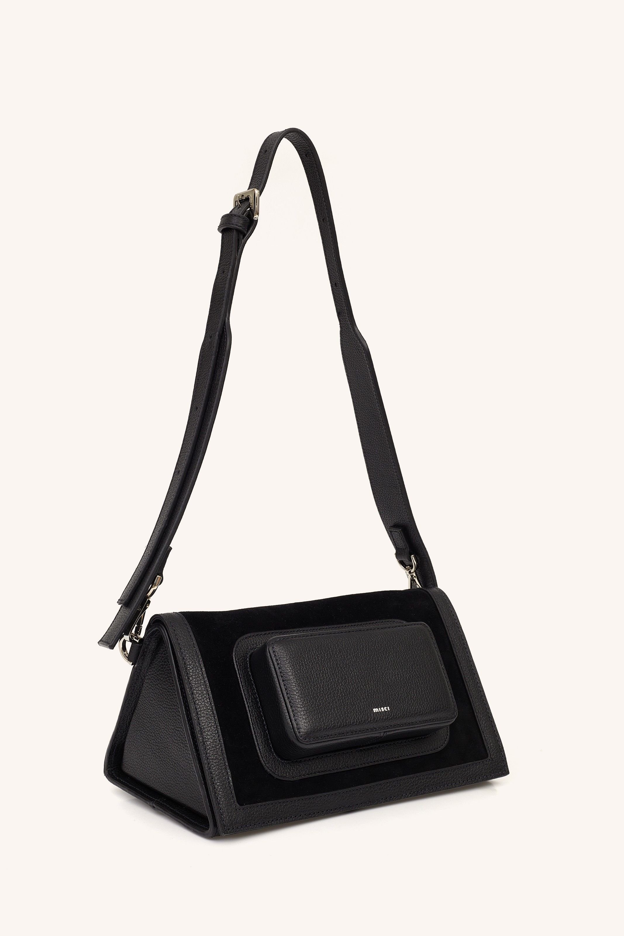 BOLSA MINI TRIÂNGULO CAMURÇA PRETO | MINI TRIANGLE SUEDE BLACK BAG