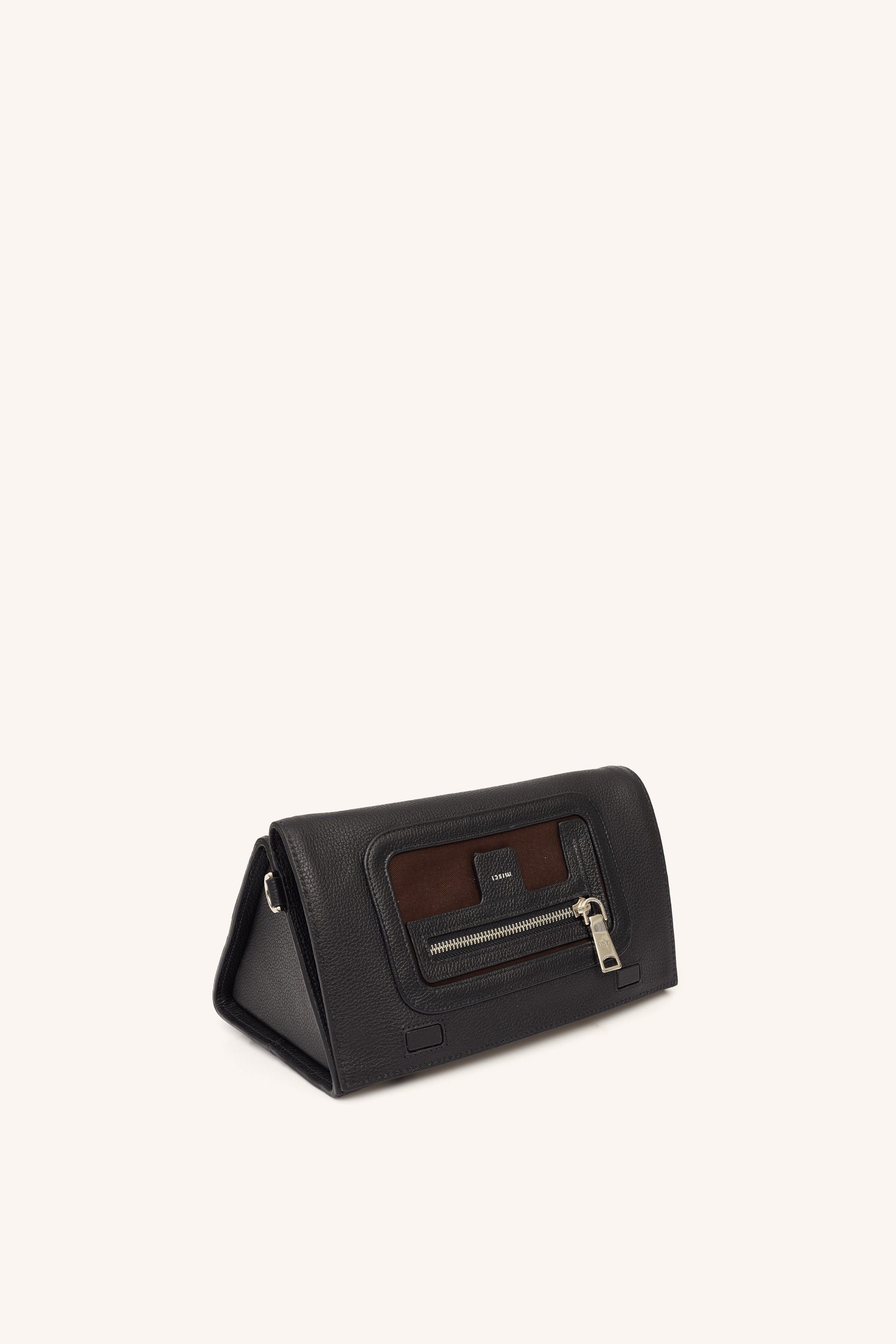 BOLSA MINI TRIÂNGULO CAMURÇA PRETO | MINI TRIANGLE SUEDE BLACK BAG