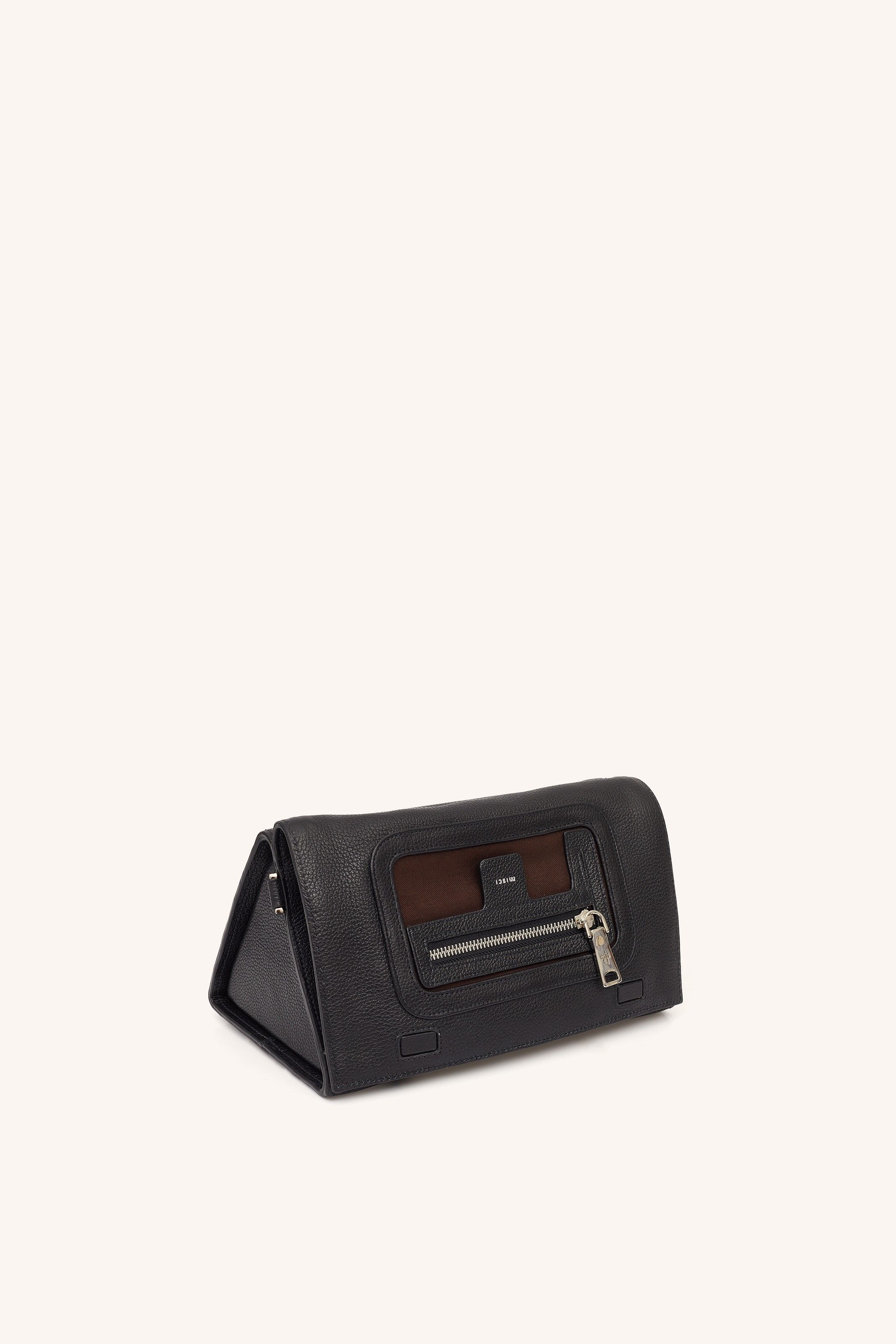 BOLSA MINI TRIÂNGULO PIRARUCU PRETO | BLACK PIRARUCU TRIANGLE MINI BAG