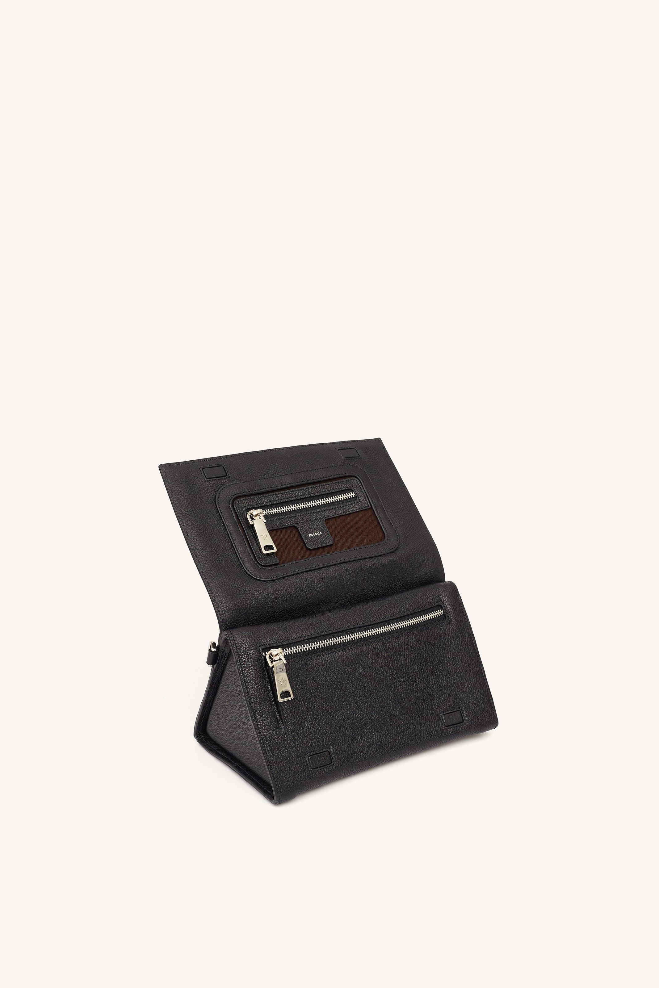 BOLSA MINI TRIÂNGULO PIRARUCU PRETO | BLACK PIRARUCU TRIANGLE MINI BAG