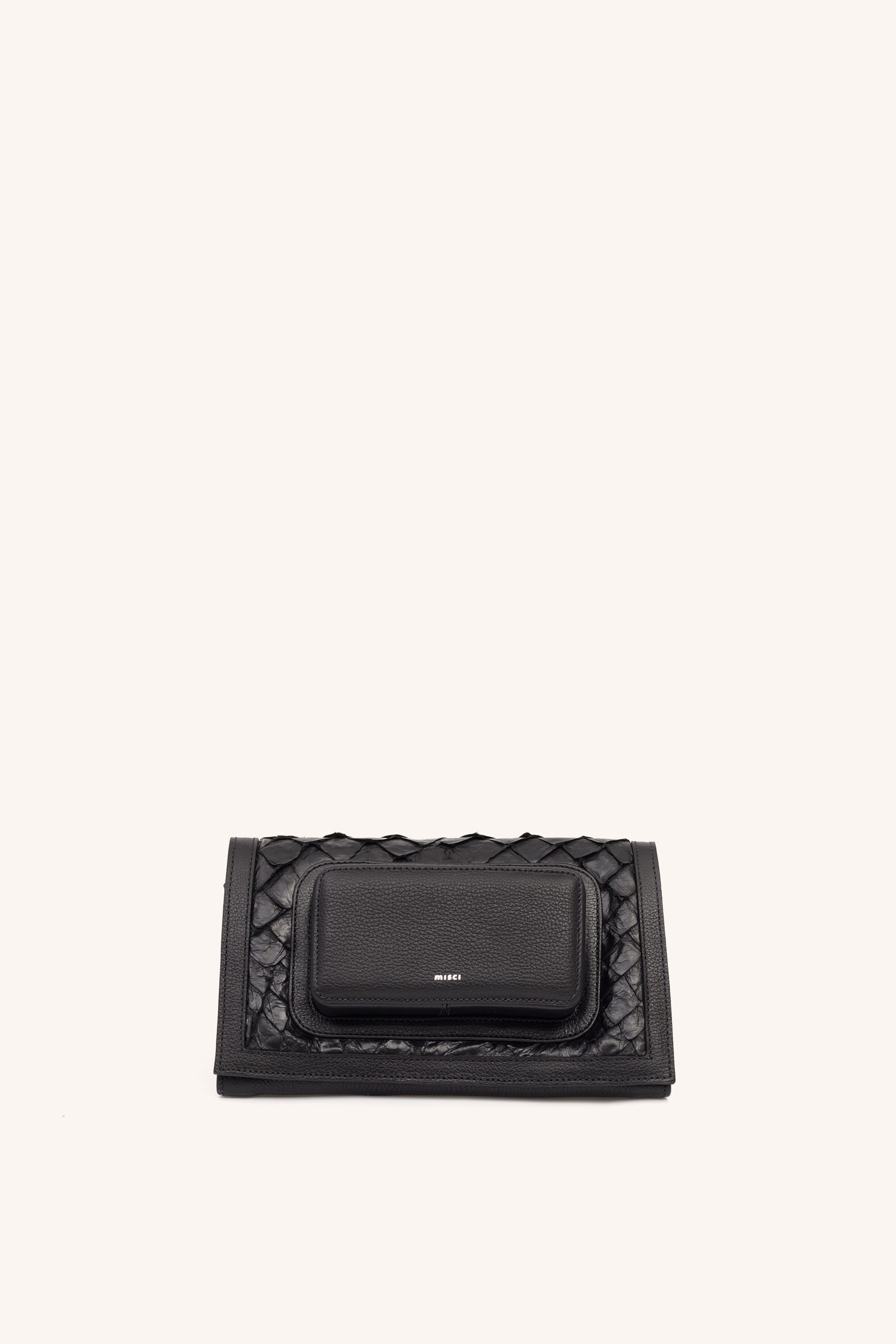 BOLSA MINI TRIÂNGULO PIRARUCU PRETO | BLACK PIRARUCU TRIANGLE MINI BAG