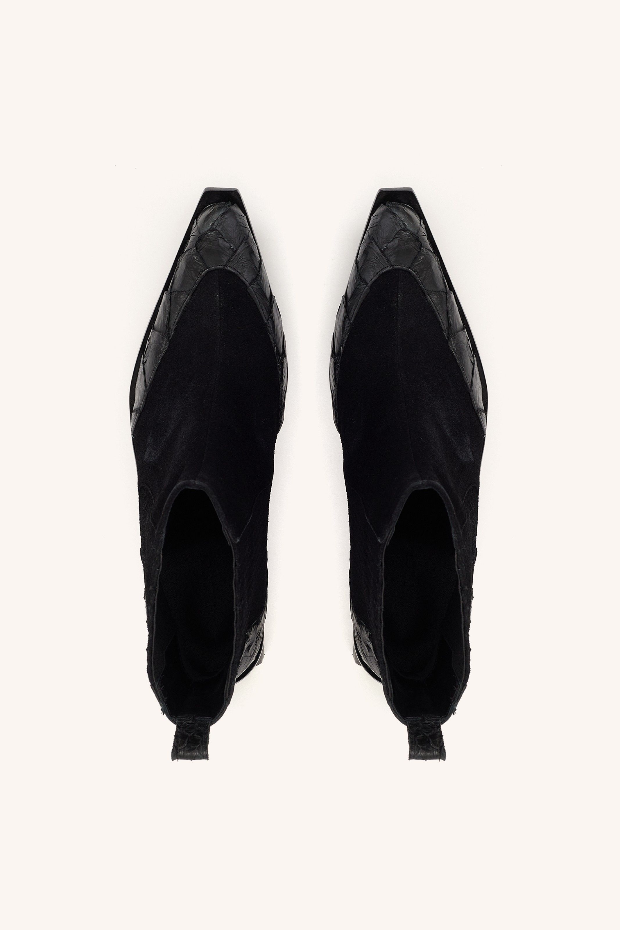 BOTA PEÃO CAMURÇA PIRARUCU PRETO | BLACK PIRARUCU SUEDE WORK BOOTS