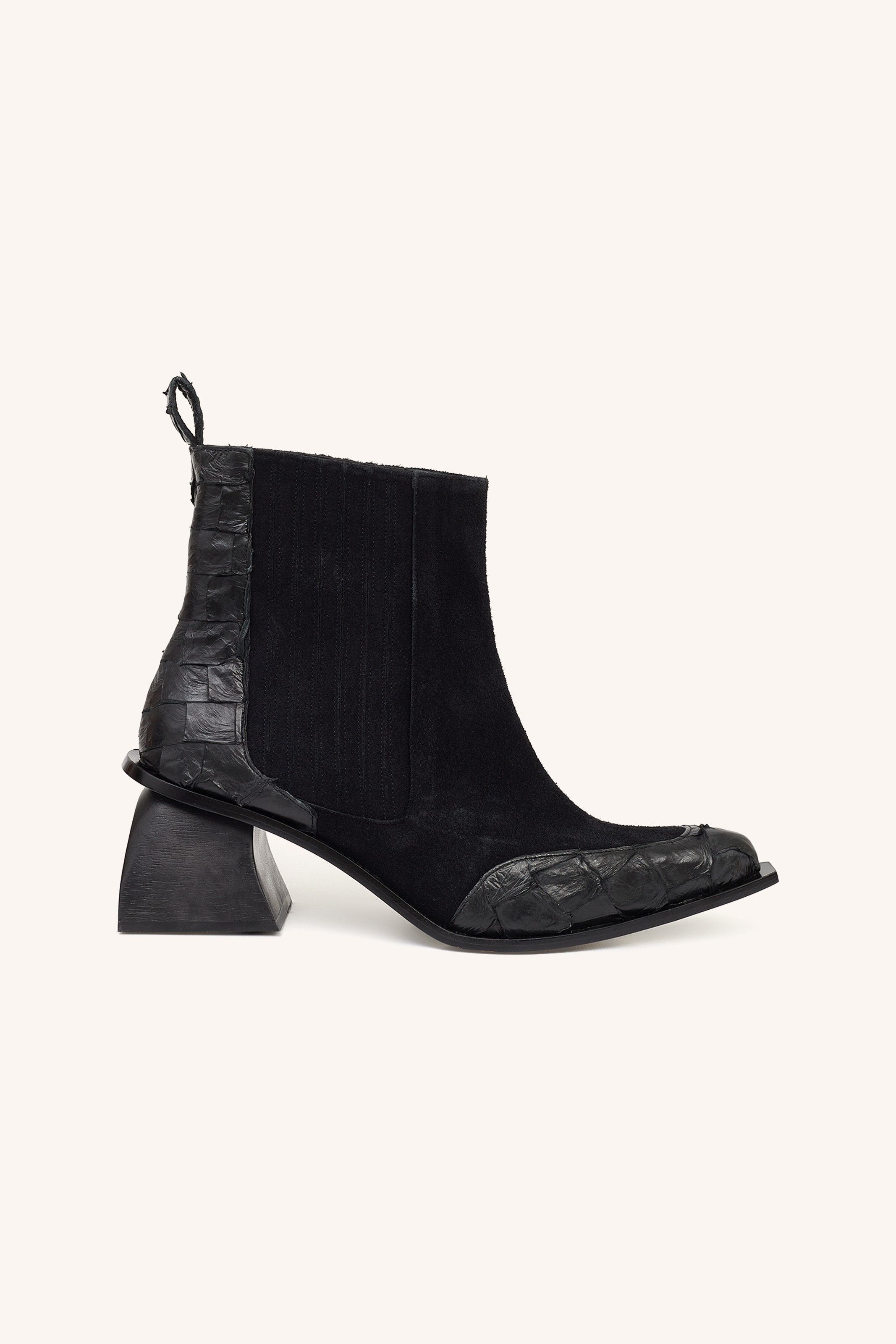 BOTA PEÃO CAMURÇA PIRARUCU PRETO | BLACK PIRARUCU SUEDE WORK BOOTS
