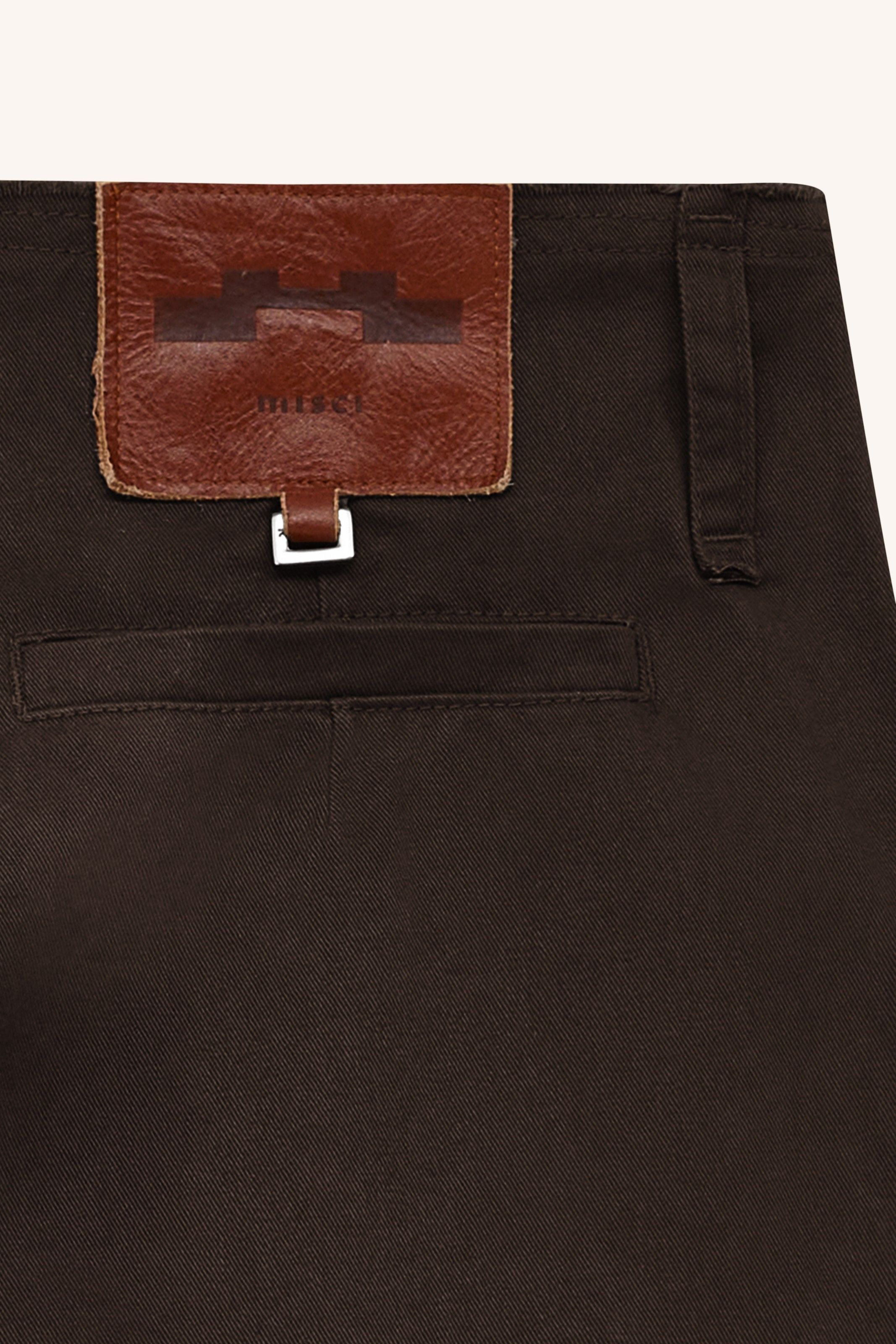 CALÇA RASGO SARJA CAFÉ MARINHO | NAVY COFFEE DISTRESSED TWILL PANTS