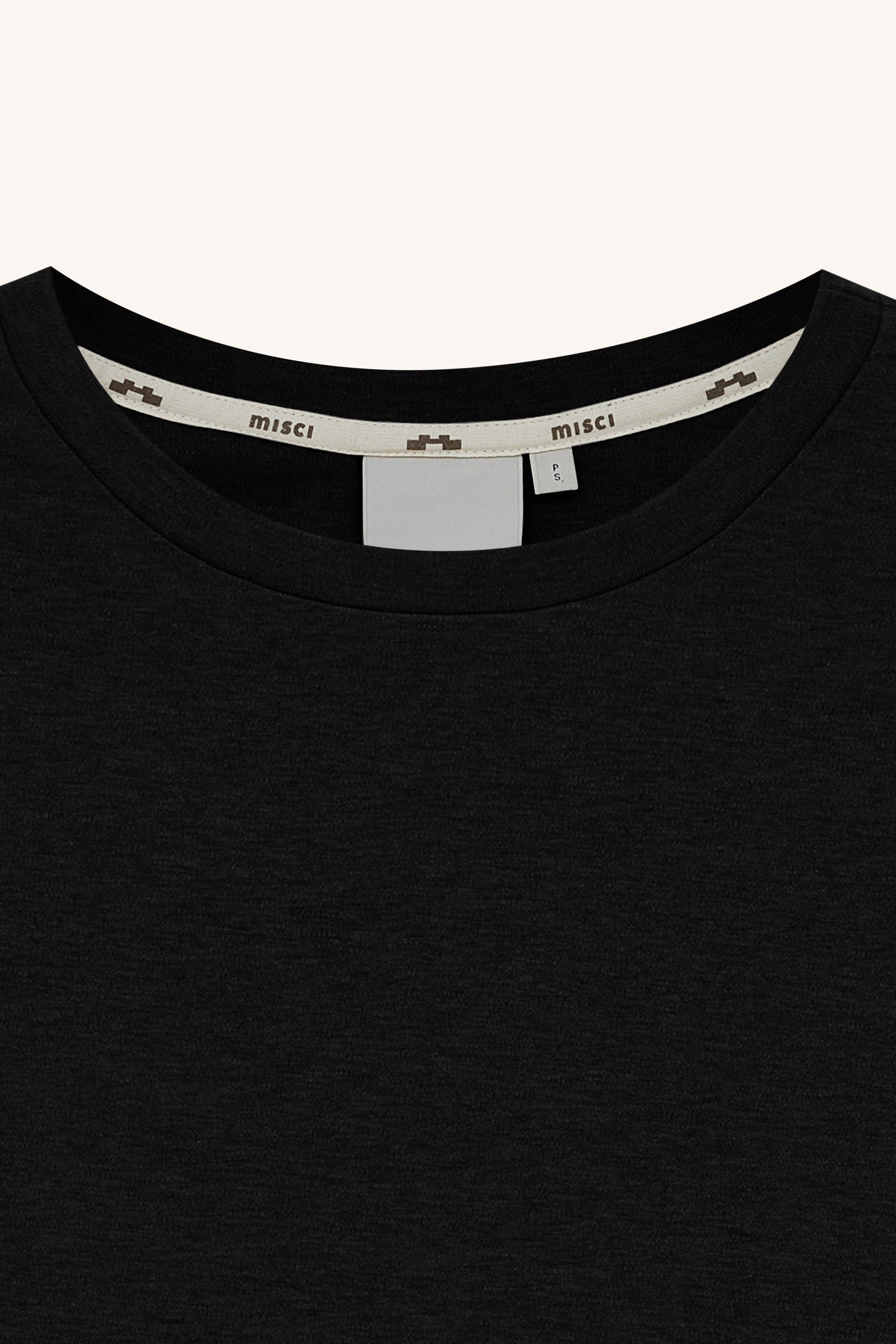 CAMISETA MANGA LONGA SOM MALHA DE LÃ PRETO | BLACKLONG-SLEEVE WOOL JERSEY T-SHIRT