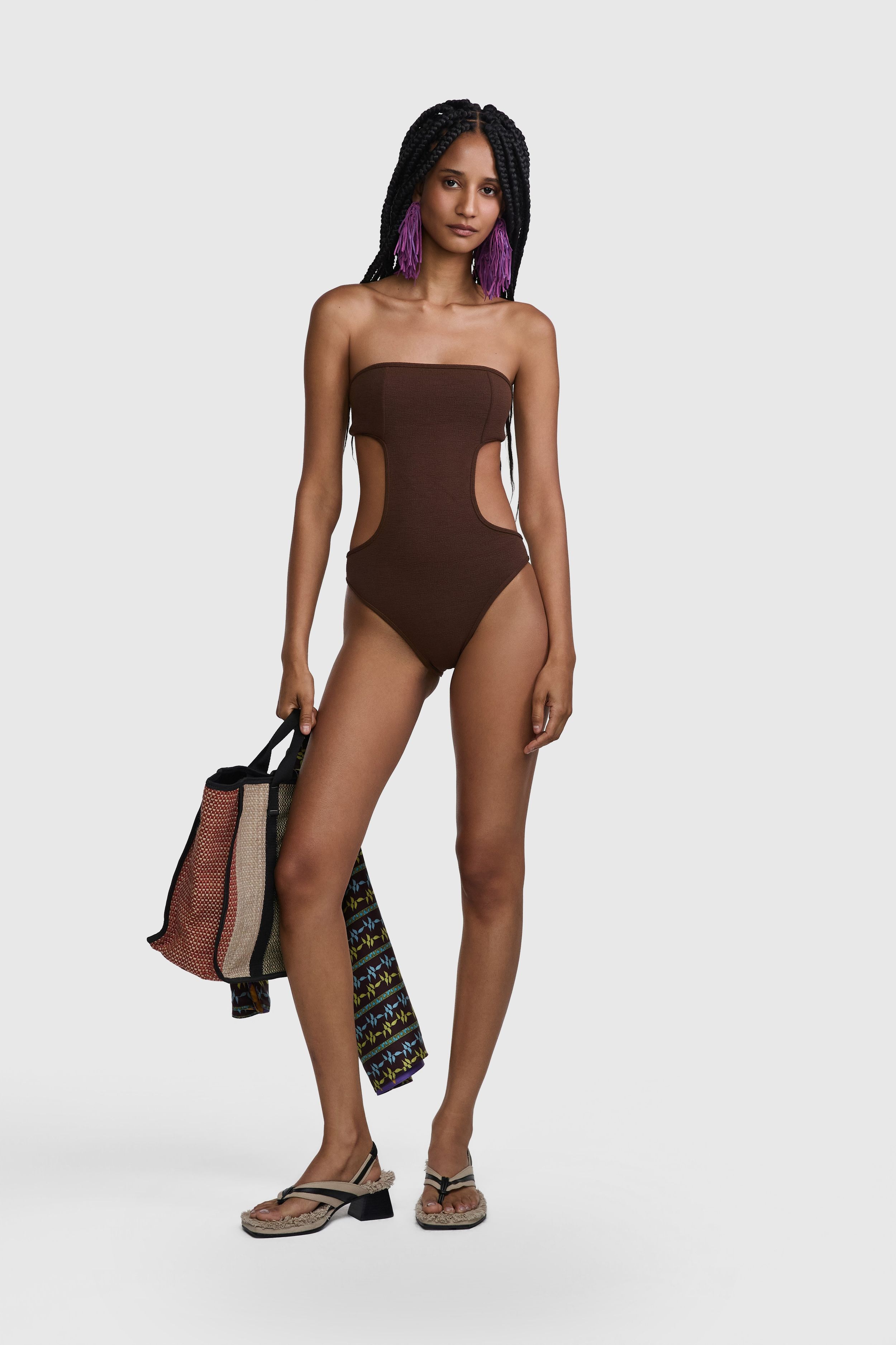 MAIÔ XIQUE XIQUE MARROM | XIQUE XIQUE BROWN SWIMSUIT