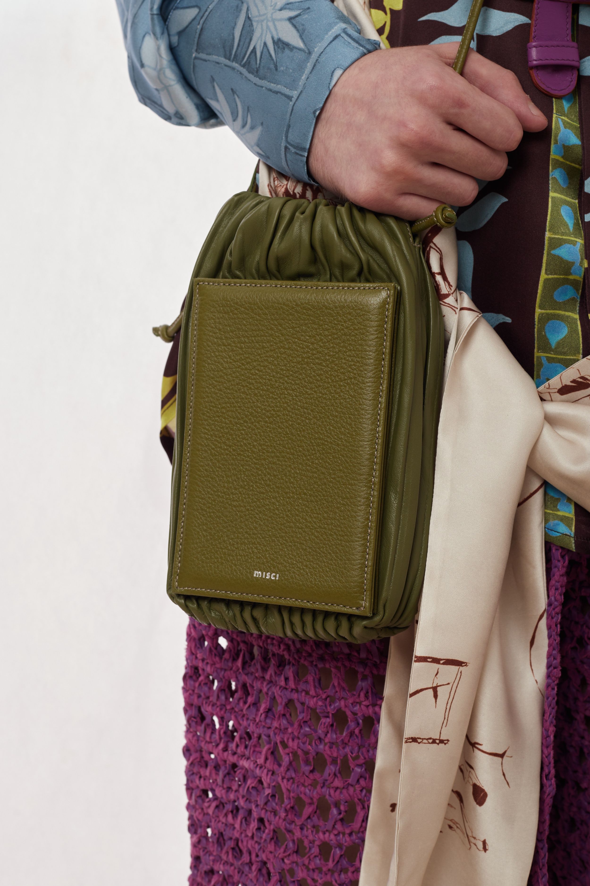 BOLSA SANFONINHA PLISSADA VERDE OLIVA |  OLIVE GREEN SANFONINHA BAG