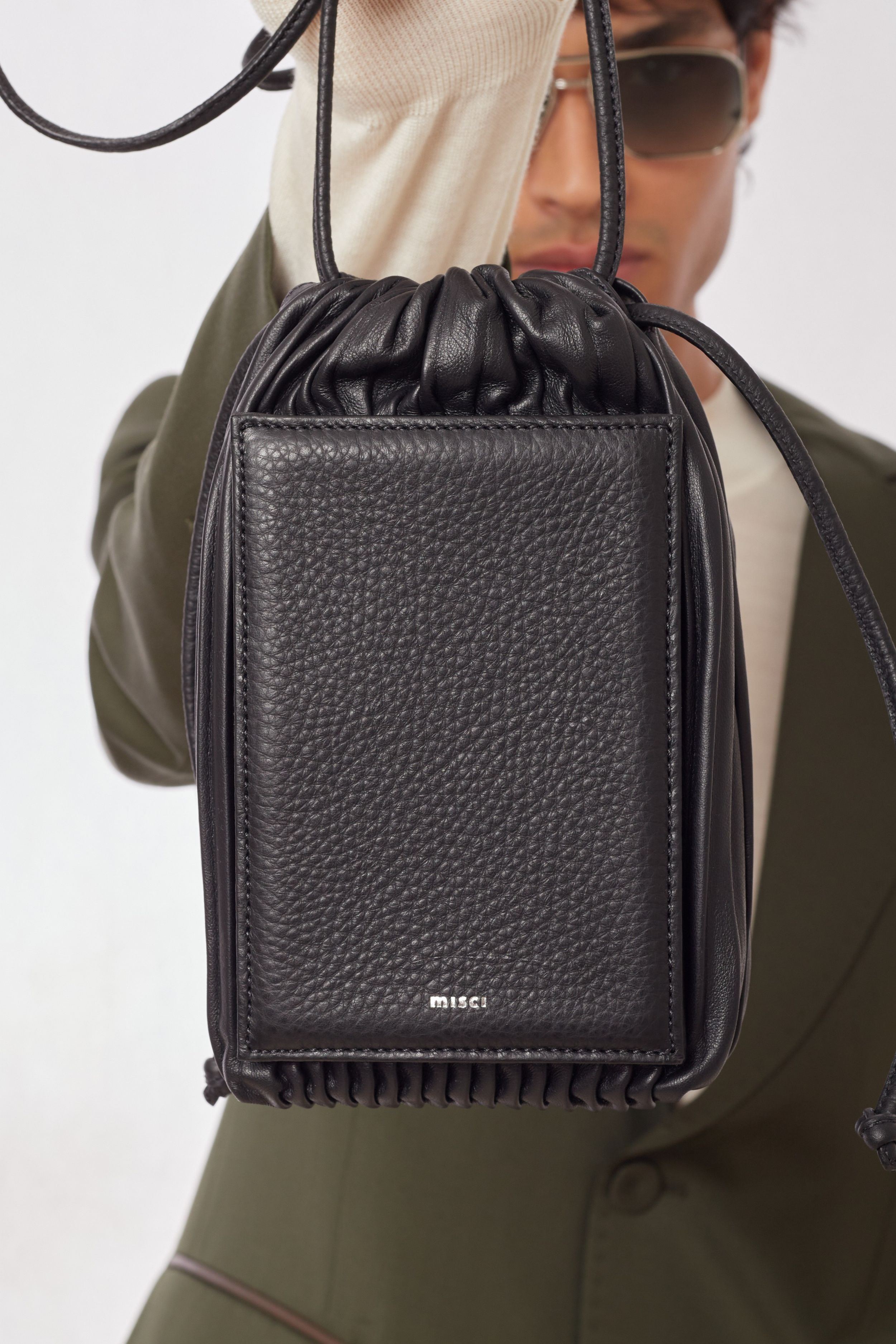 BOLSA SANFONINHA PLISSADA PRETA |  BLACK SANFONINHA BAG