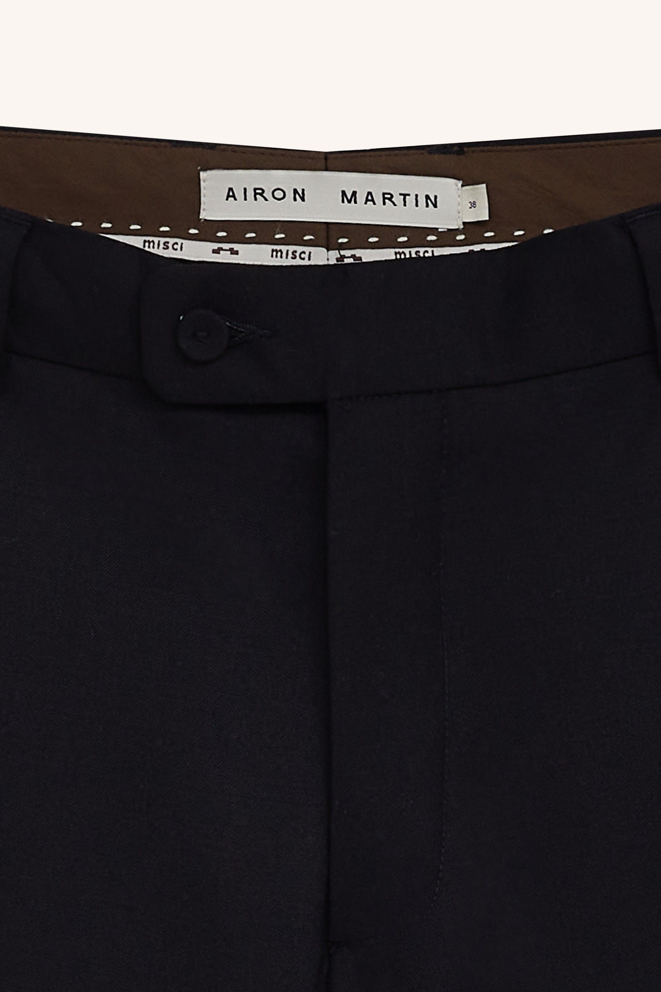 CALÇA CLÁSSICA AIRON MARTIN LÃ FRIA PRETO | BLACK CLASSIC AIRON MARTIN PANTS