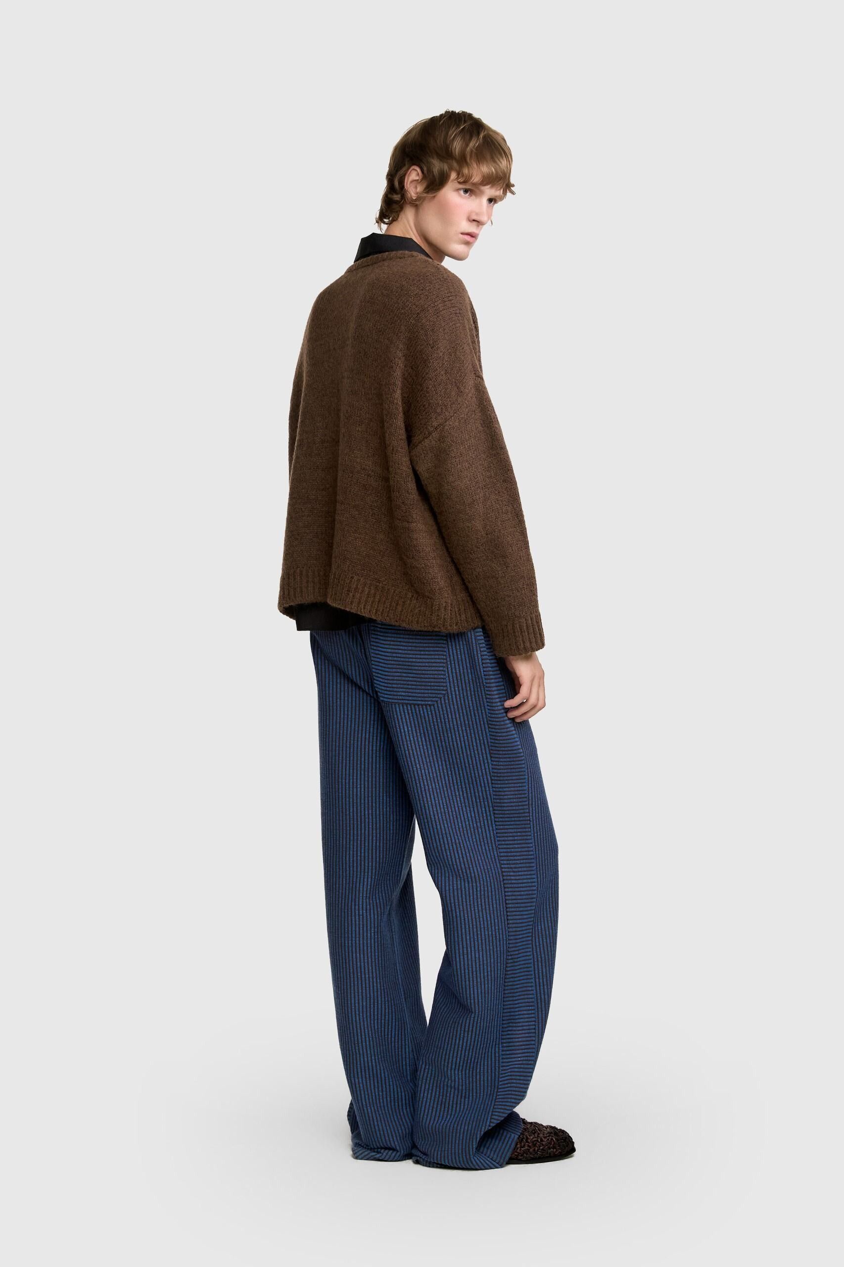 SUÉTER TRANÇA MARROM | BROWN TRANÇA SWEATER