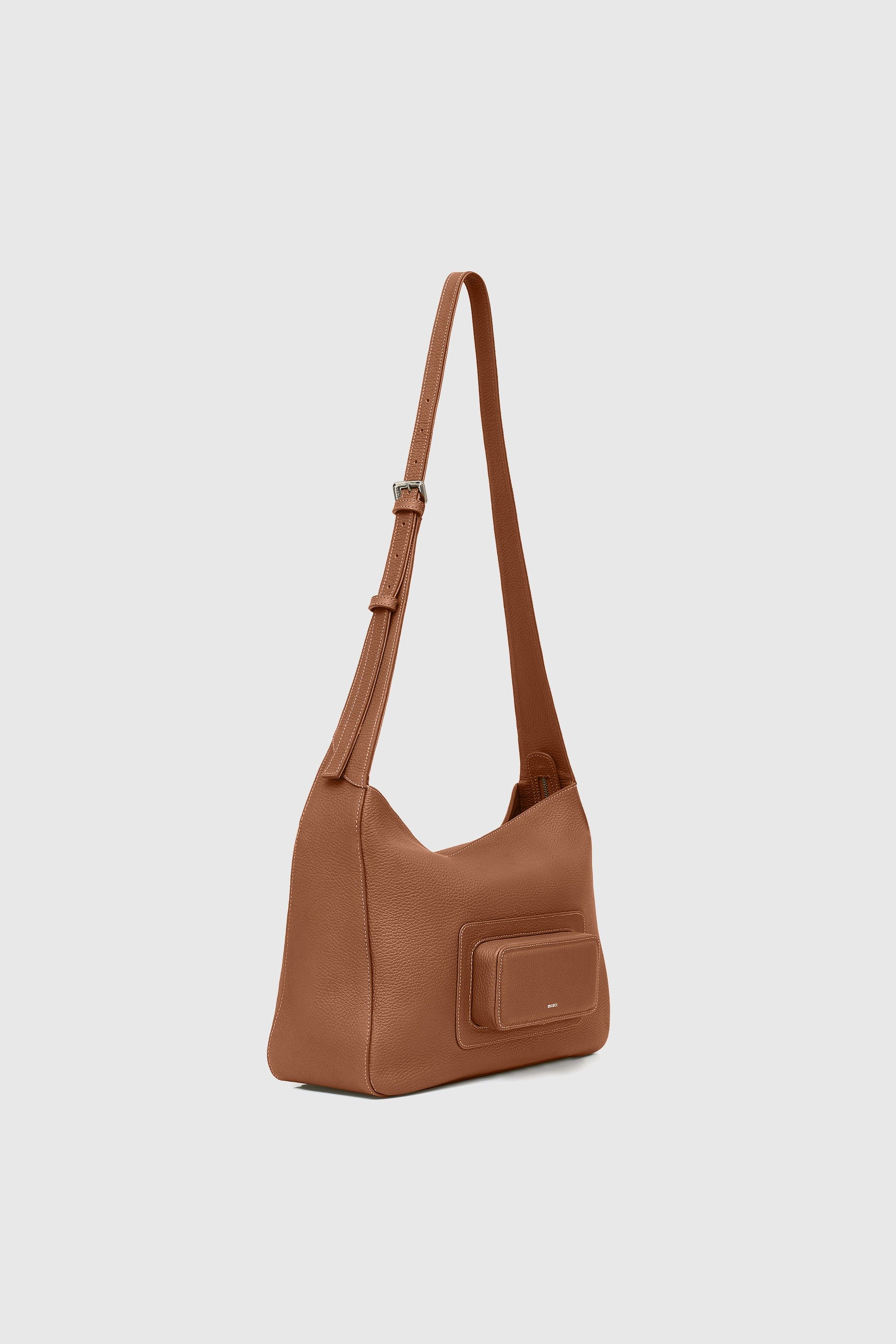 BOLSA MOQUEQUINHA TRANSVERSAL COURO WHISKY | WHISKEY LEATHER CROSSBODY BAG