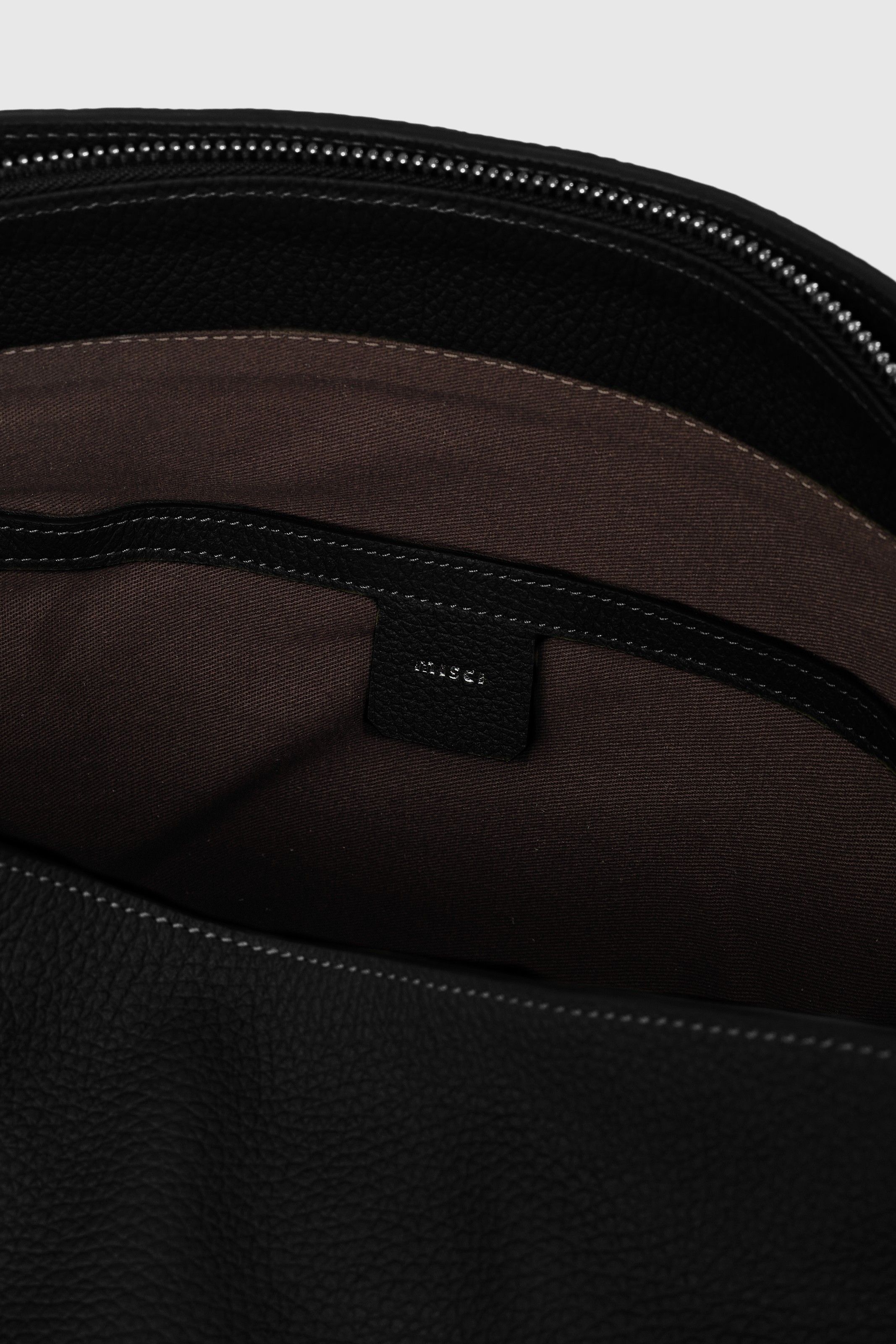 BOLSA MOQUEQUINHA TRANSVERSAL COURO PRETA | MOQUEQUINHA CROSSBODY BAG BLACK LEATHER
