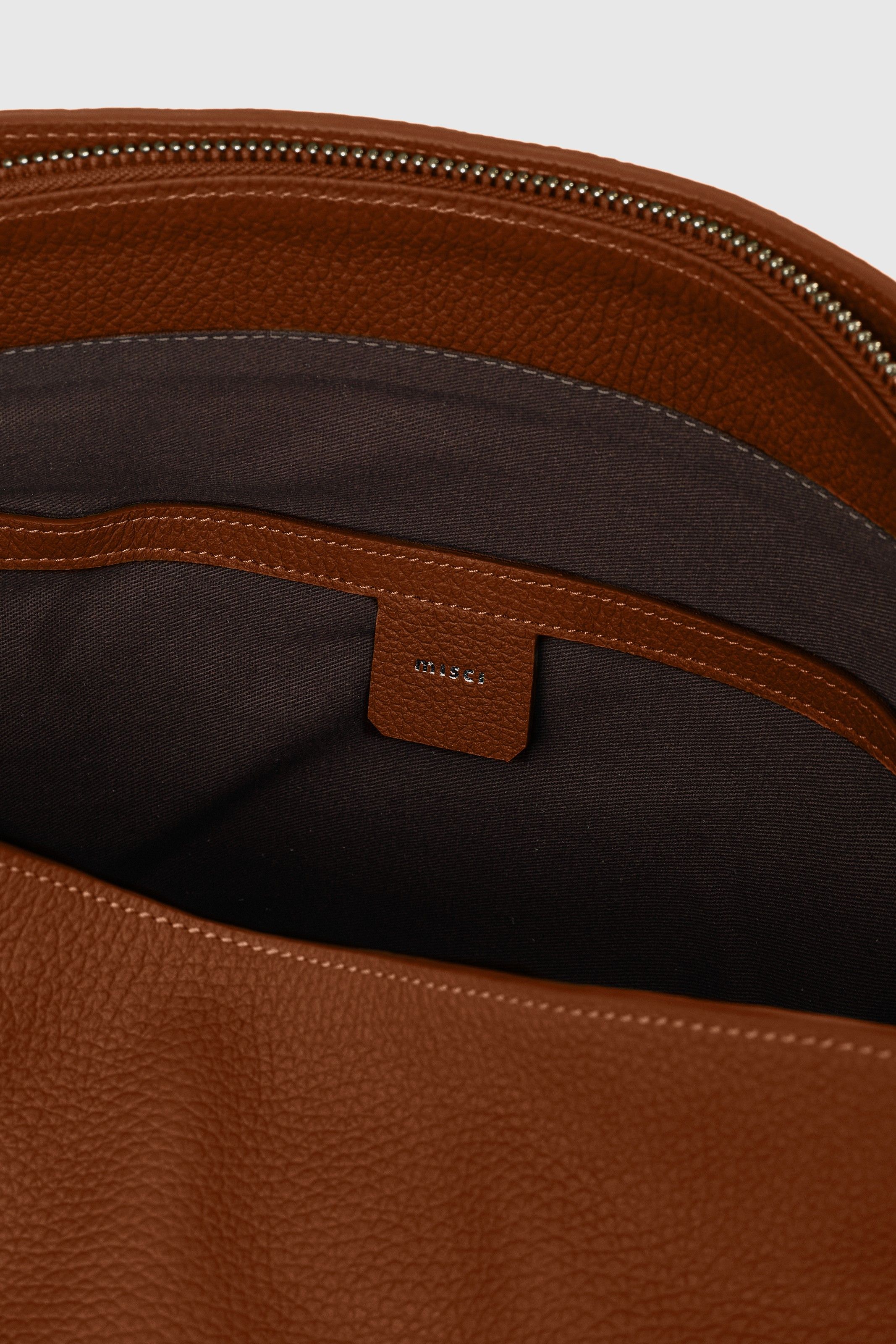 BOLSA MOQUEQUINHA TRANSVERSAL COURO WHISKY | WHISKEY LEATHER CROSSBODY BAG