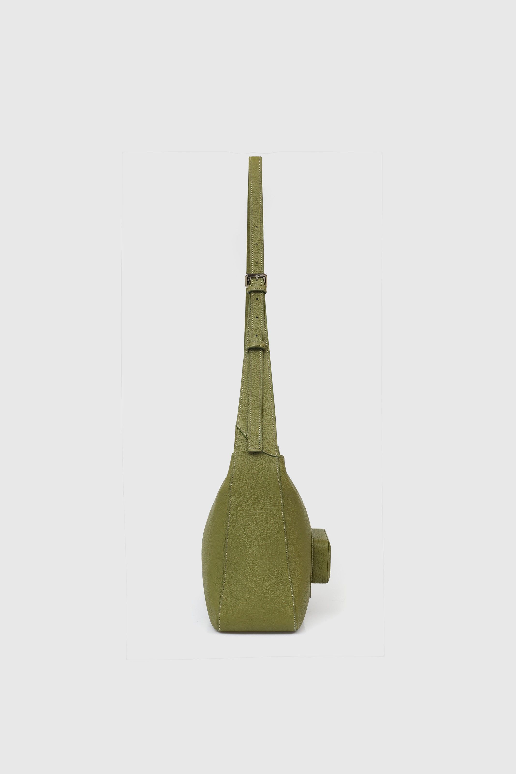 BOLSA MOQUEQUINHA TRANSVERSAL COURO VERDE OLIVA | MOQUEQUINHA CROSSBODY BAG OLIVE GREEN LEATHER