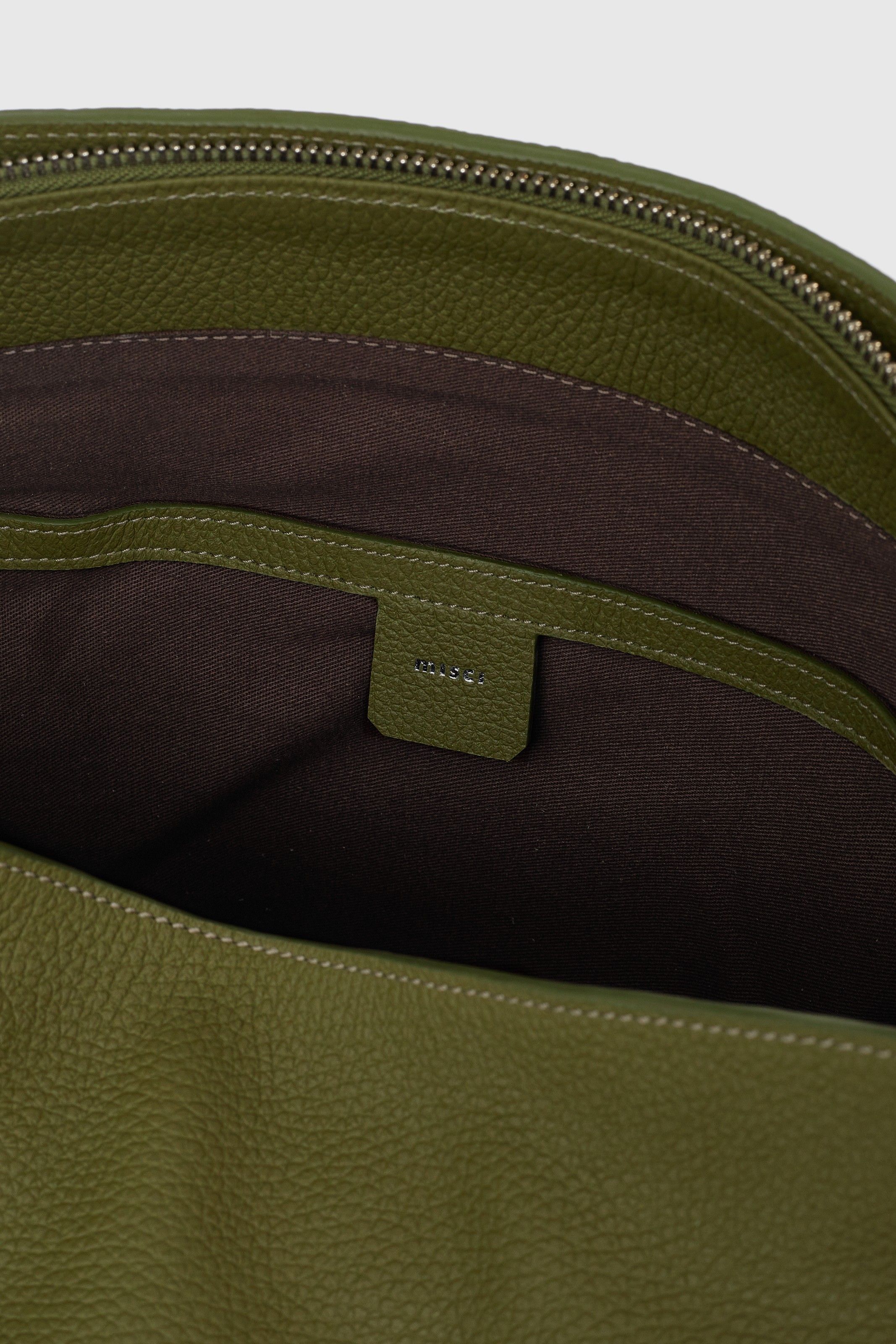 BOLSA MOQUEQUINHA TRANSVERSAL COURO VERDE OLIVA | MOQUEQUINHA CROSSBODY BAG OLIVE GREEN LEATHER