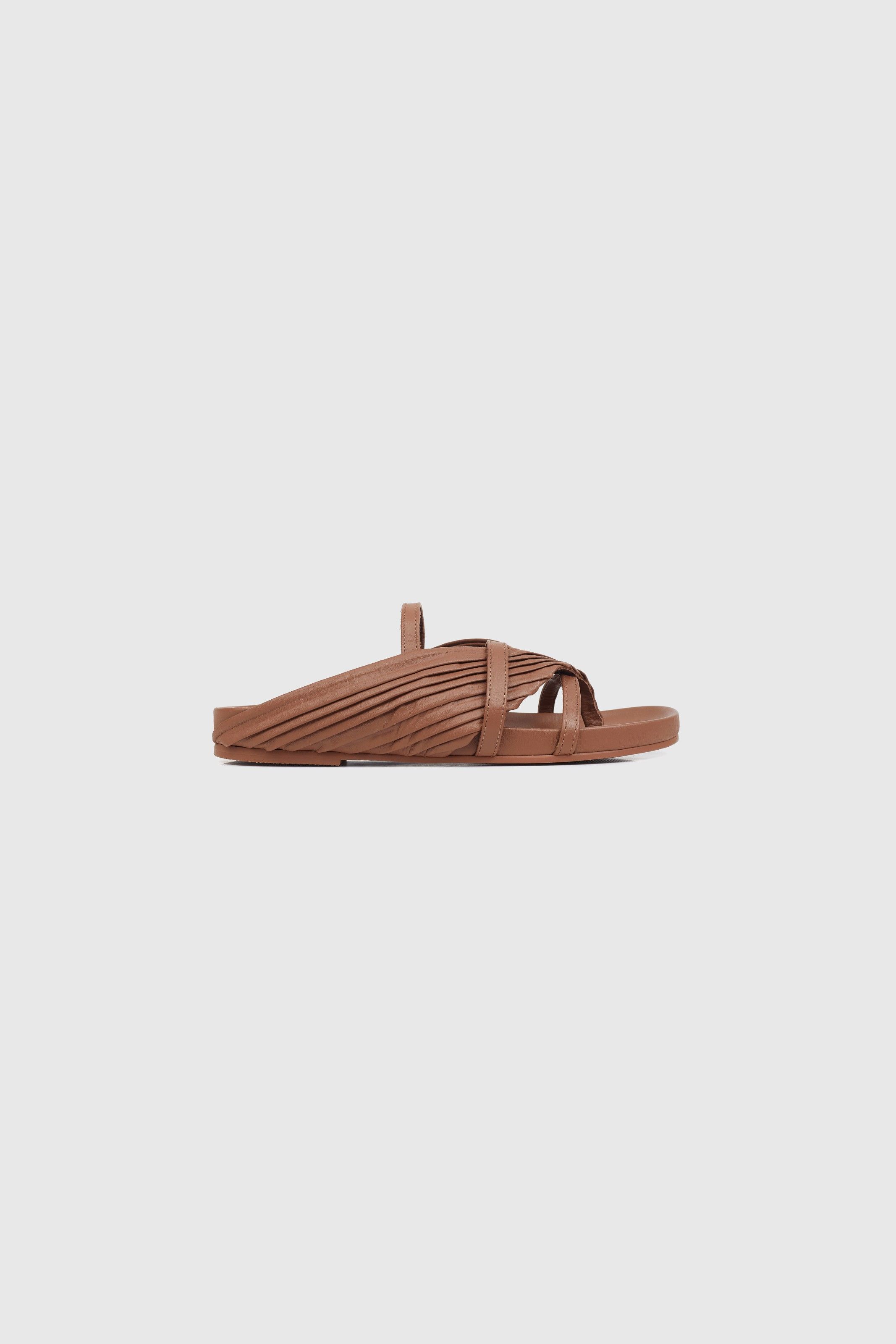 CHINELO FILME PLISSADO WHISKY | BROWN PLEATED FILM SLIPPER