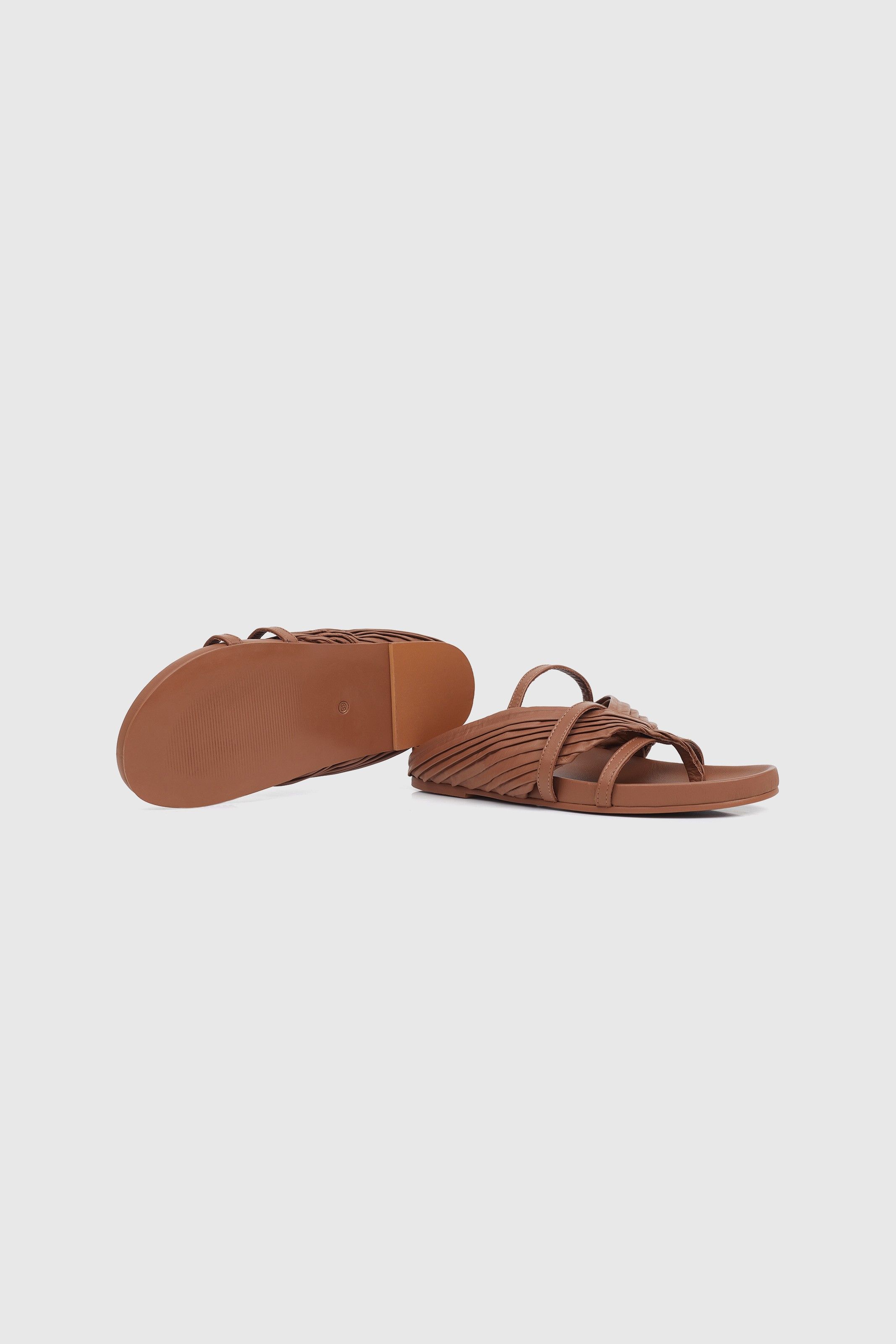 CHINELO FILME PLISSADO WHISKY | BROWN PLEATED FILM SLIPPER
