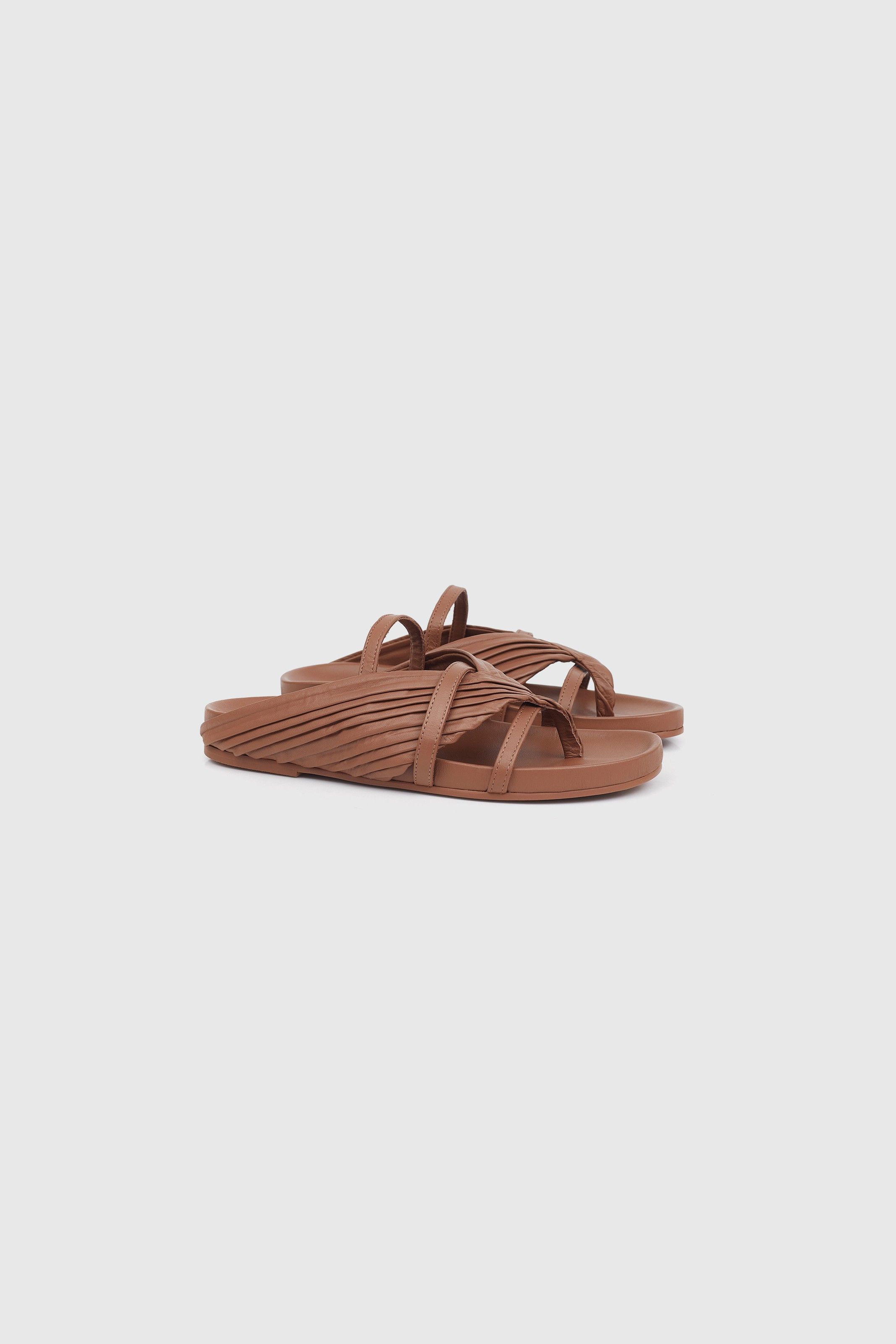 CHINELO FILME PLISSADO WHISKY | BROWN PLEATED FILM SLIPPER
