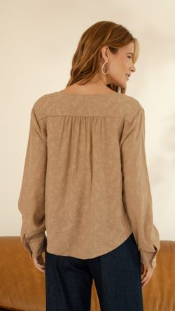 BLUSA VISCOSE BORDADO V PUNHO MANGA L