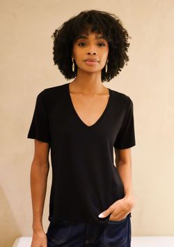 CAMISETA ESSENCIAL GOLA V