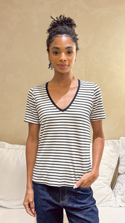 CAMISETA ESSENCIAL GOLA V
