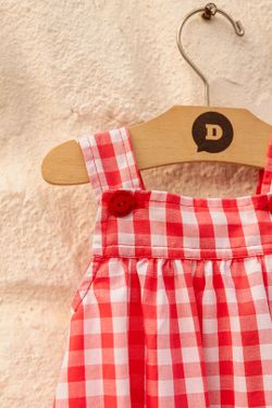 Jardineira Infantil Bebê Menina Xadrez Vichy Vermelha