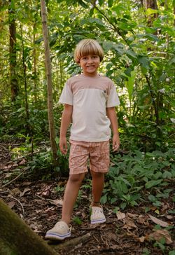 Conjunto Infantil Menino Camiseta e Bermuda Estampa Pequenos Habitantes