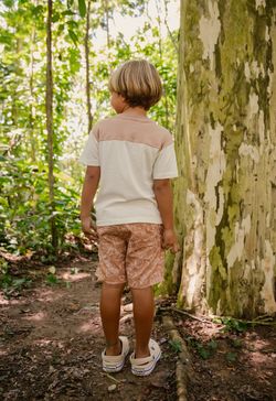 Conjunto Infantil Menino Camiseta e Bermuda Estampa Pequenos Habitantes