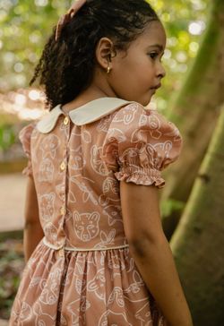 Vestido de Festa Infantil Menina Estampa Pequenos Habitantes com  Gola Boneca