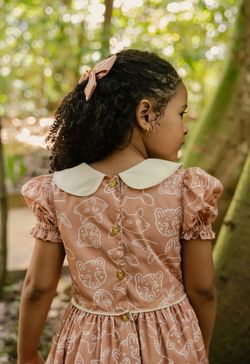 Vestido de Festa Infantil Menina Estampa Pequenos Habitantes com  Gola Boneca