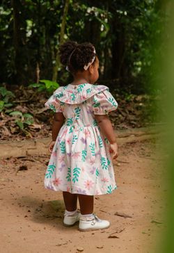 Vestido Infantil Menina Estampa Jardim das Borboletas
