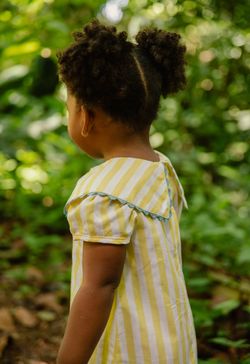 Vestido Infantil Menina Listrado Amarelo com Gola Marinheiro