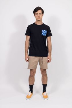 camiseta igrejinha bolso preto