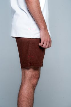 short linho marrom