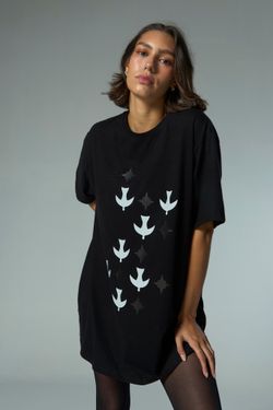 camiseta painel igrejinha Athos Bulcão preto