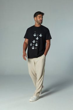 camiseta painel igrejinha Athos Bulcão preto