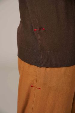 camiseta tricot egipcio marrom