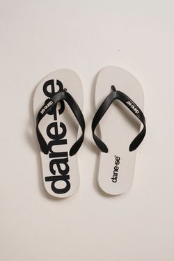 chinelo dane-se off