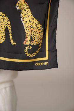 lenço onça preto