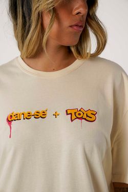 camiseta dane-se + toys off