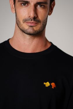 camiseta regular aeroporto bordado preto