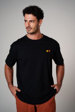 camiseta regular aeroporto bordado preto